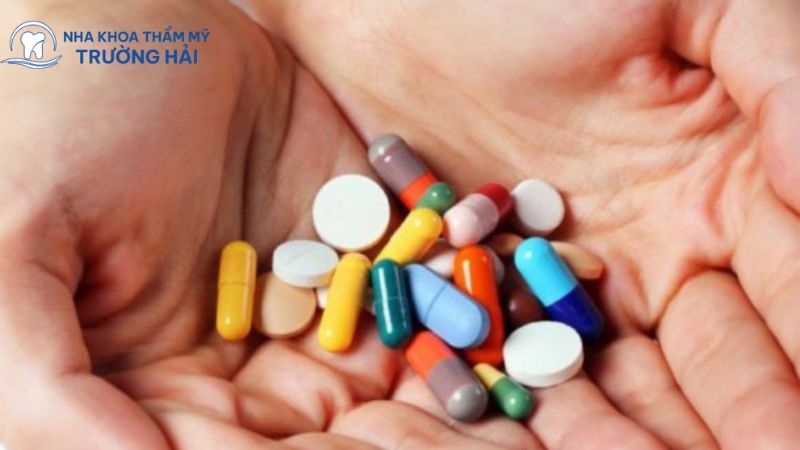 Một số loại thuốc kháng sinh khiến răng bạn xỉn màu